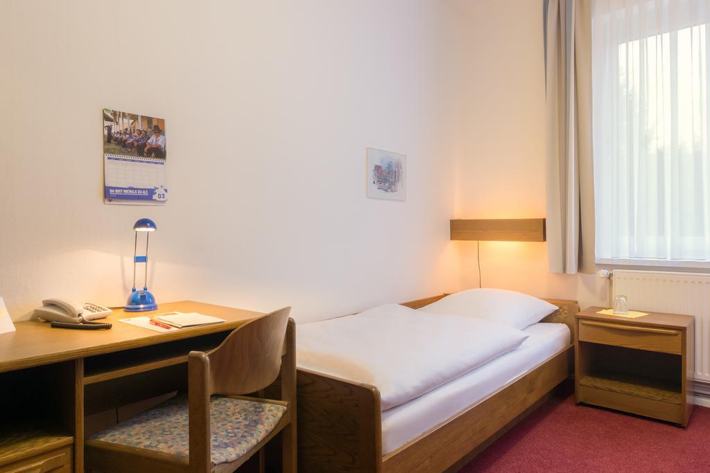 Cvjm Hotel Am Wollmarkt Brunswick Chambre photo