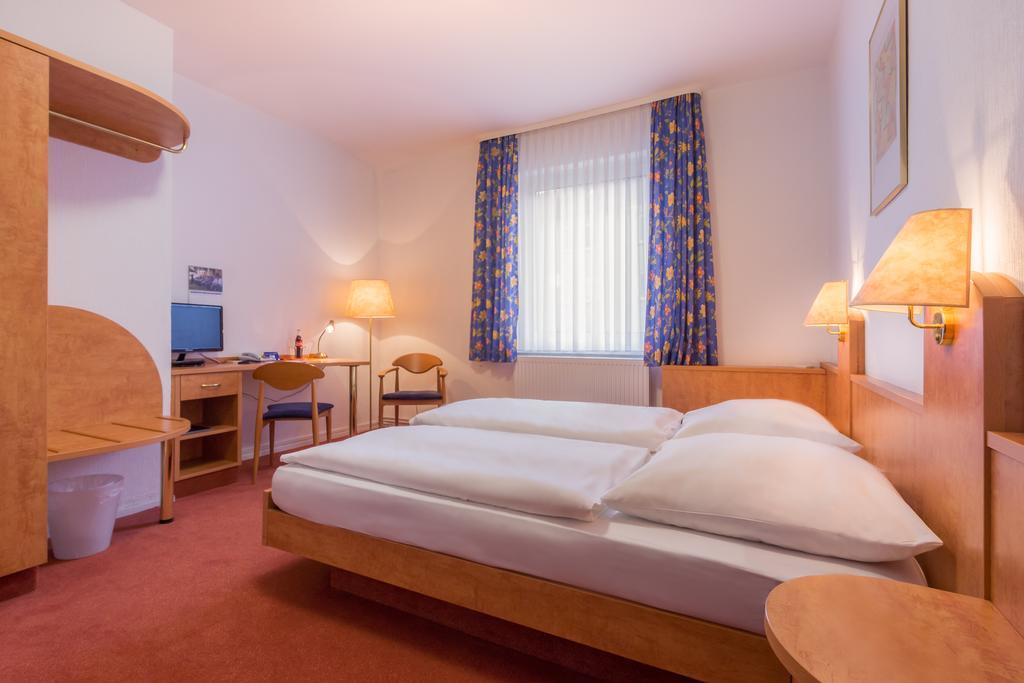 Cvjm Hotel Am Wollmarkt Brunswick Chambre photo